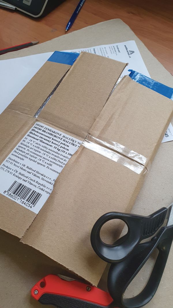 Karton od zemiakovych halusiek ako prepravny obal