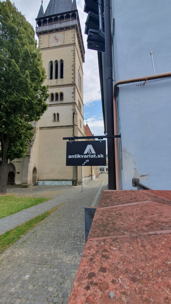 Exteriér - vstup do Antikvariat.sk